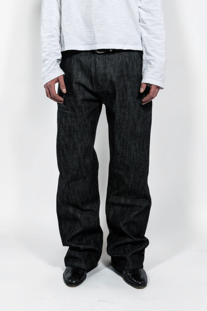 Sorte bootcut-rådenimjeans